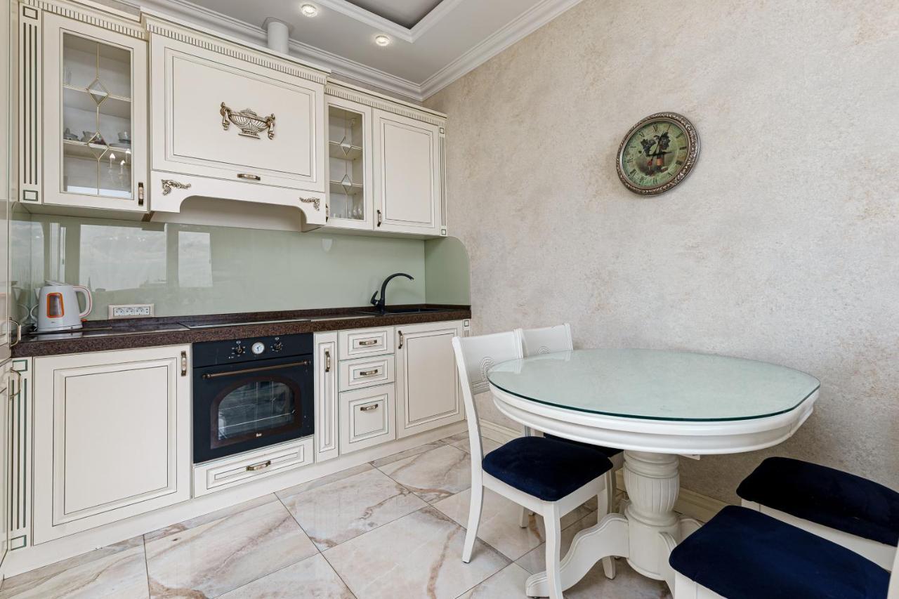 Greek Street Deluxe Apartment โอเดสซา ภายนอก รูปภาพ