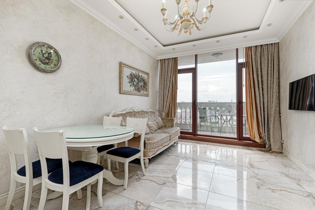 Greek Street Deluxe Apartment โอเดสซา ภายนอก รูปภาพ