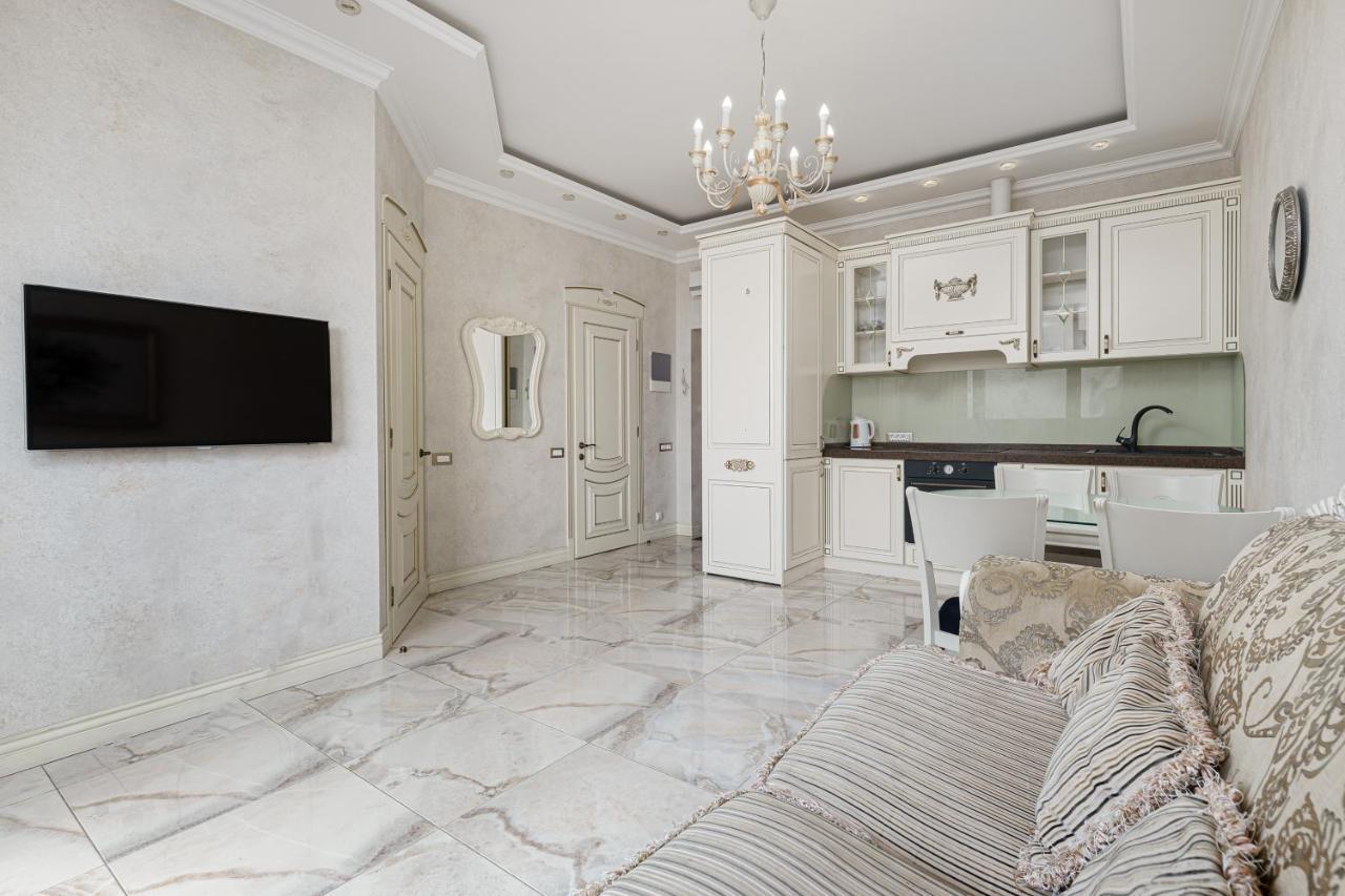 Greek Street Deluxe Apartment โอเดสซา ภายนอก รูปภาพ