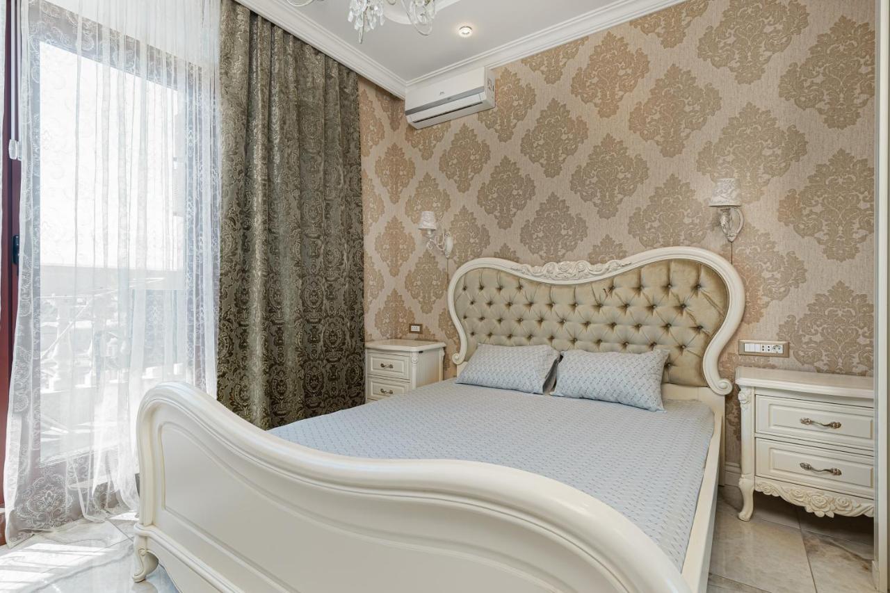 Greek Street Deluxe Apartment โอเดสซา ภายนอก รูปภาพ